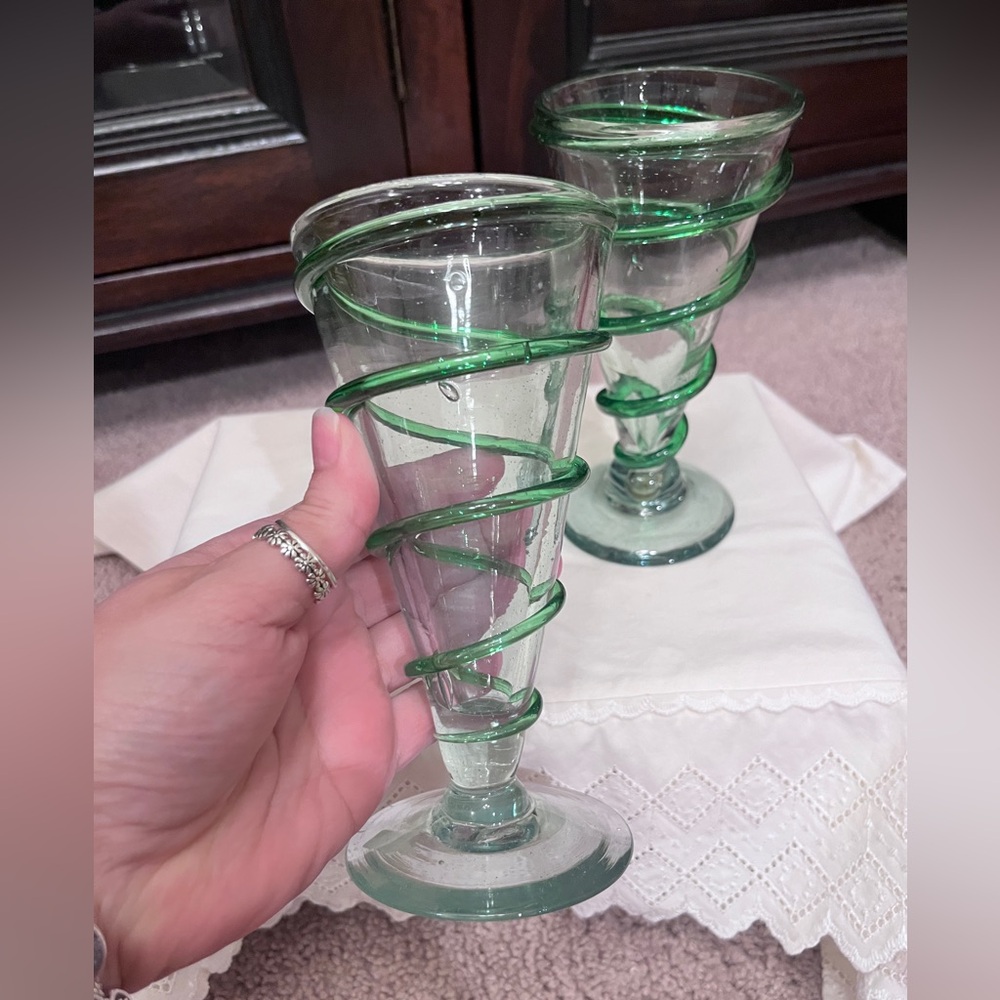 Mexican Hand Blown Art Glass Green Spiral Swirl Goblets Set of 2 Vintage